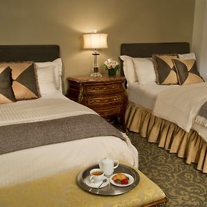 Luxury One-Bedroom Suite Two Double Beds
